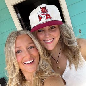 Meet your Posher, Maddie